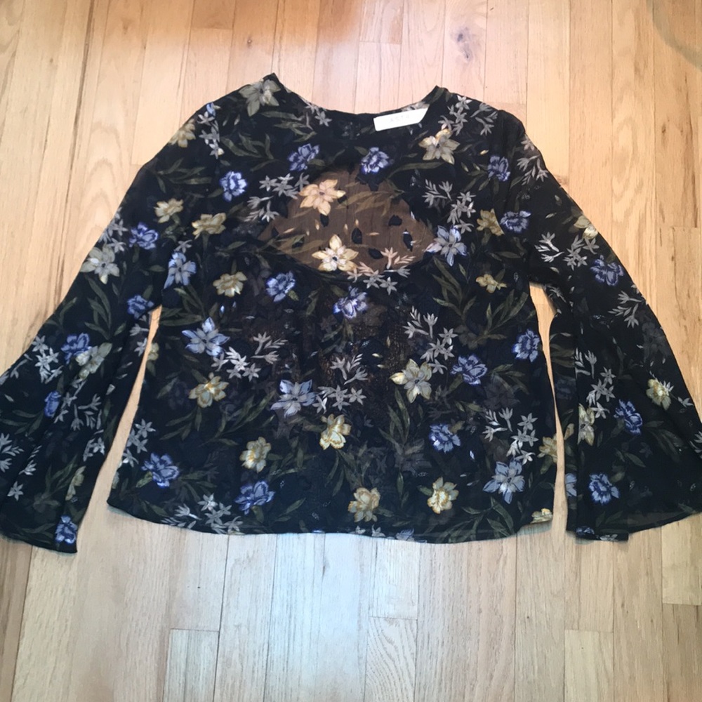 ASTR The Label Anya Top Navy Yellow Floral Size M - Picture 5 of 7